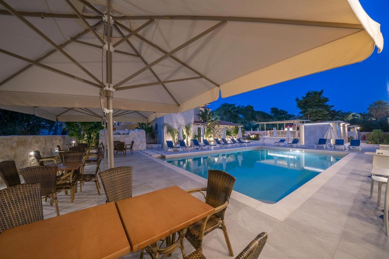 Makris Yialos Apartments 라시 외부 사진