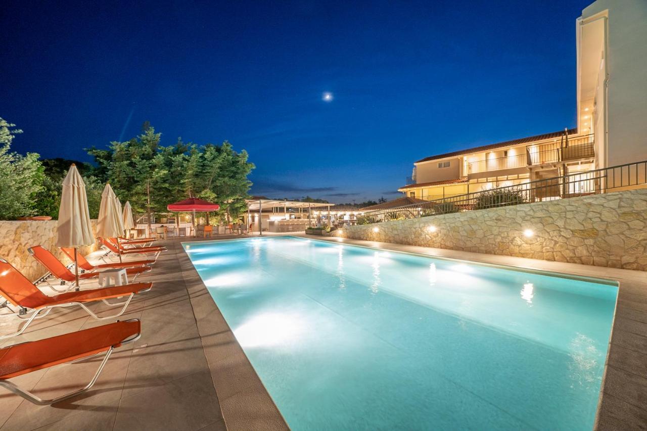 Makris Yialos Apartments 라시 외부 사진
