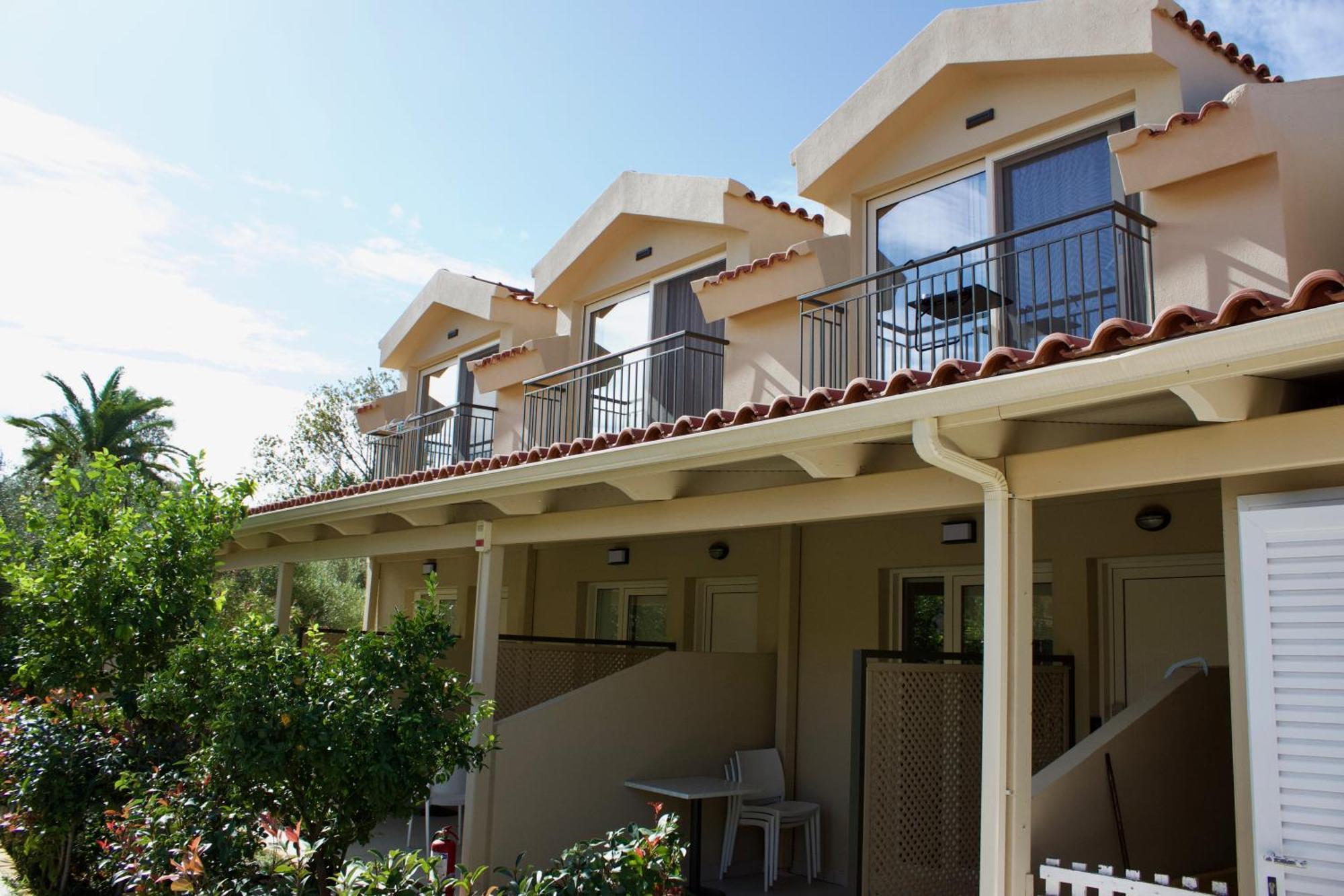 Makris Yialos Apartments 라시 외부 사진